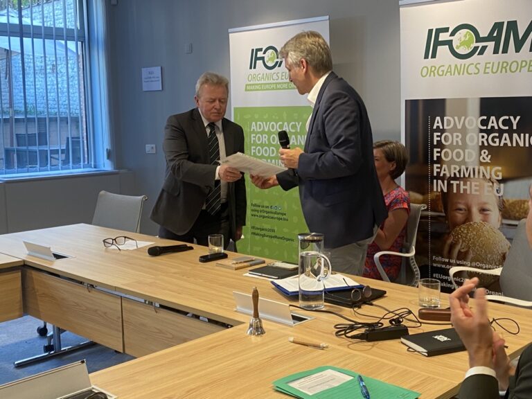 European organic movement resolution: No hidden GMOs !